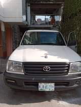 A picture of 2004 Toyota Land crusier Ex