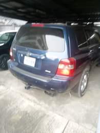 A picture of Toyota Corolla 2004 first body One year used company returned
