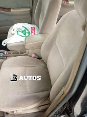 A picture of KB AUTOs Clean Good Buy Toyota Corolla LE Year 2004