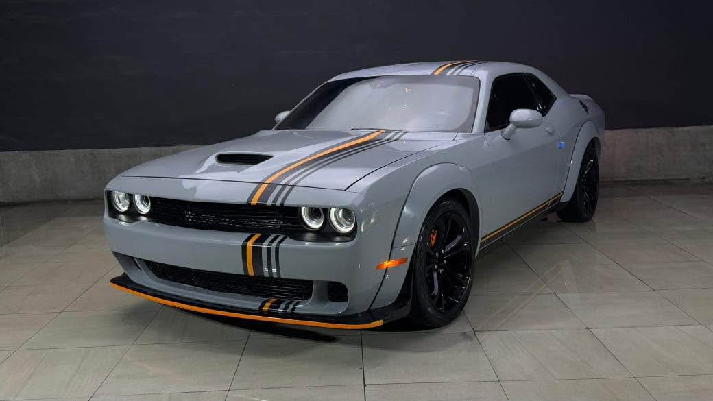 A picture of Dodge Challenger model 2021 0588669516