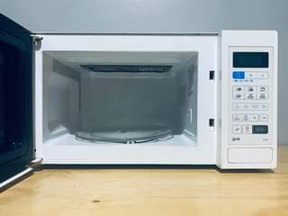 A picture of Samsung Microwave oven