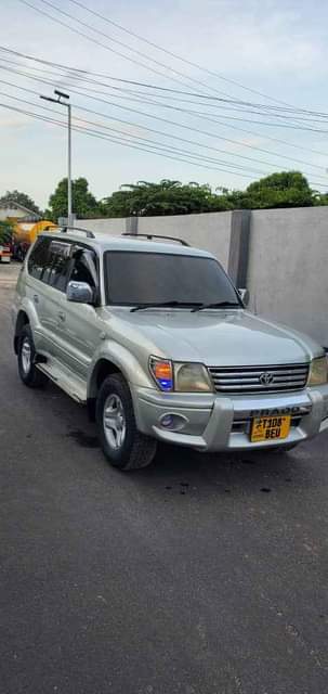 A picture of LAND CRUISER PRADO