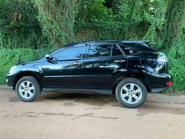 A picture of Toyota Harrier Model 2006 Engine 2 4cc Price 38M 0709788048