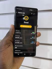 A picture of Samsung S10 plus 250k 128gb ram no dot only little