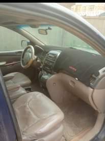 A picture of Toyota sienna 2005 me model engine and gear working perfectly