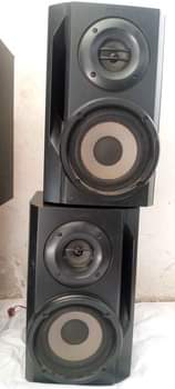 A picture of SPEAKER PAIR TSH 50 000 KWA TSH 40 000 0672410457