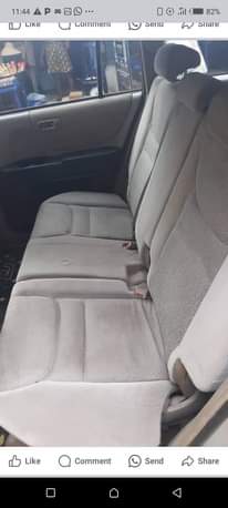 A picture of Toyota Highlander 03 04 going at 3 7m Buy and