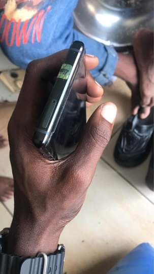 A picture of Samsung note 9