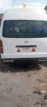 A picture of 2009 10 Toyota Hiace bus