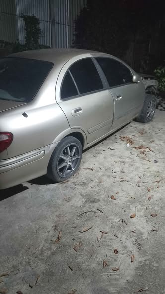 nissan almera