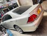 A picture of TOYOTA CROWN