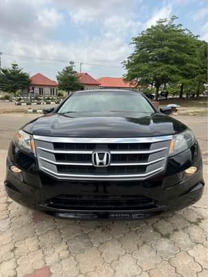 A picture of Honda crosstour