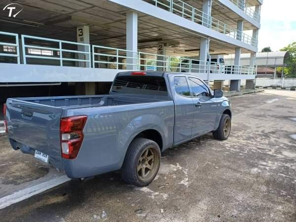 A picture of 2023 ISUZU D MAX 19 PRESENT