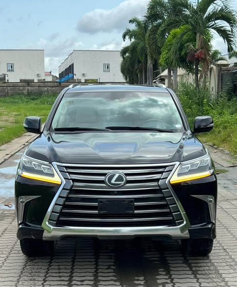 A picture of Lx570
