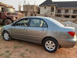 A picture of Toyota Corolla 2003 4