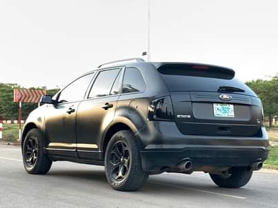 A picture of Ford edge 012