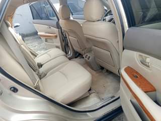 A picture of LEXUS RX330