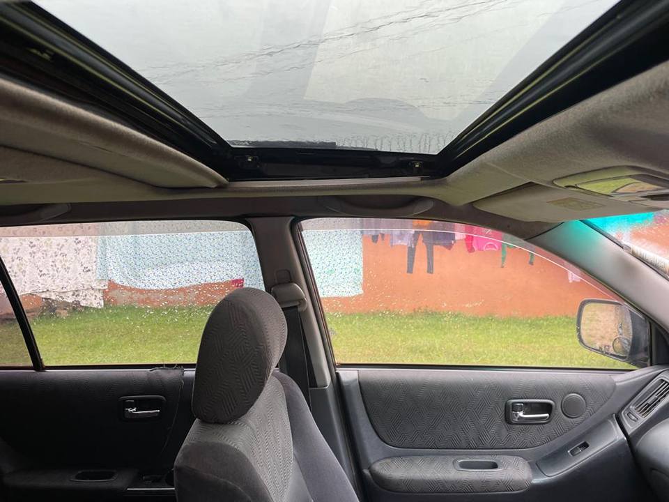 A picture of Toyota Kluger on sale at 17m Ugx now now