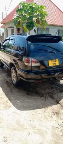 A picture of Toyota HARRIER OLD