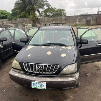 A picture of LEXUS RX300 2002 MODEL