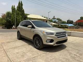A picture of SUPER CLEAN 2016 FORD ESCAPE