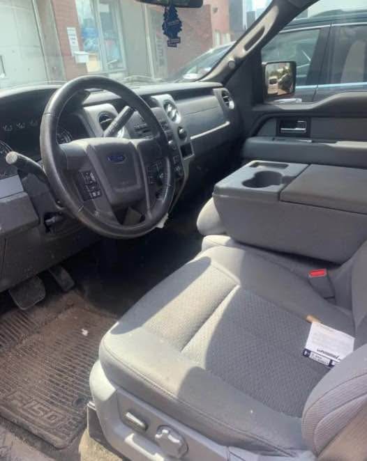A picture of Ford F150 2010 model