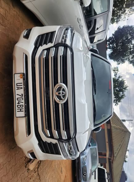 A picture of Land cruiser V8 on sale