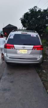 A picture of Toyota sienna