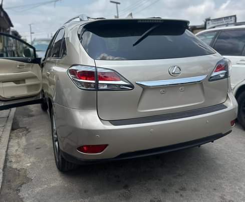 A picture of DISTRESS SALE 2015 Lexus RX350 foreign used full option 2023
