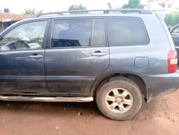 A picture of TOYOTA HIGHLANDER 3 SEATER EVERYTHING IS WORKING NEW ENGINE NEW