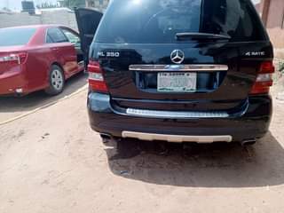 A picture of 2009 4matic Jeep for sale. First body working perfectly good