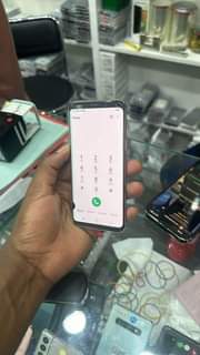 A picture of Samsung S9 64 gb golden at 320k