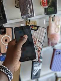 A picture of IPHONE 6 64GB clean sana