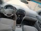 A picture of Toyota sienna 04 05