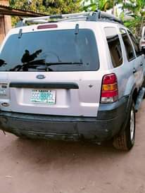 A picture of Ford escape 2003
