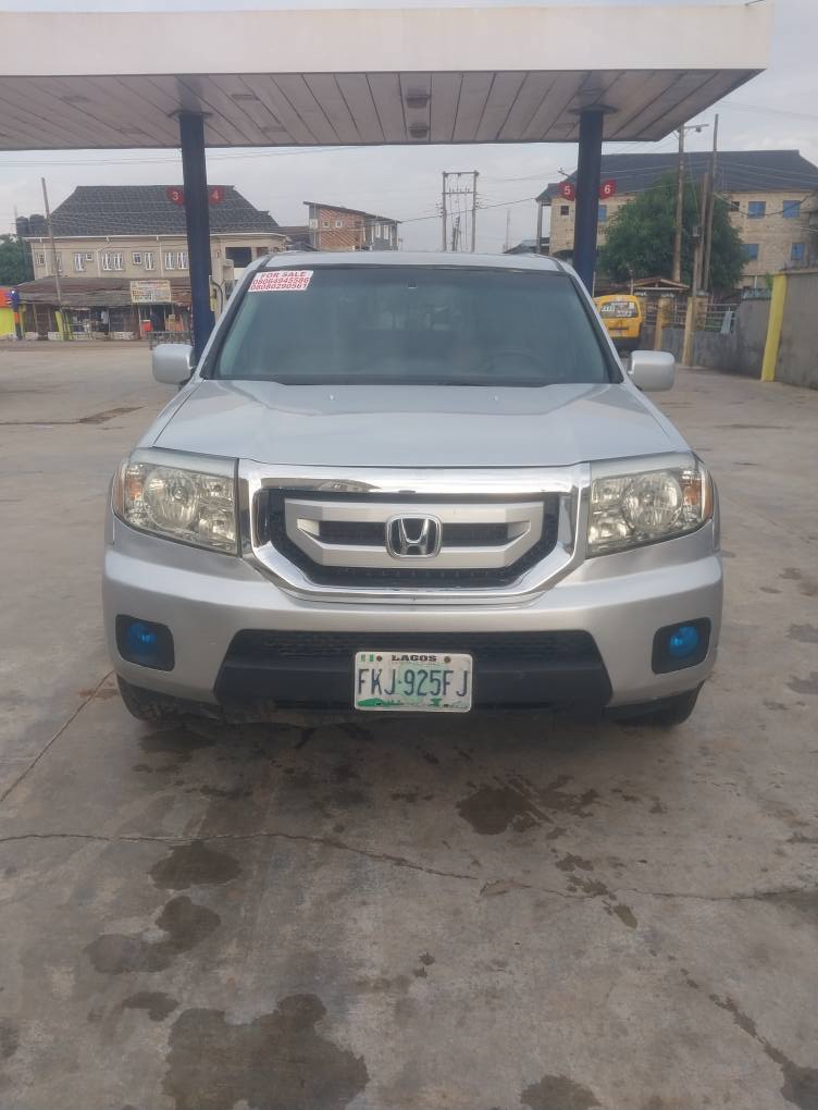 A picture of Honda Pilot 2010