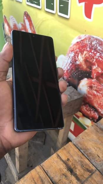A picture of Samsung A71 5G GB 128gb ram 8gb 0692853914 bei 310