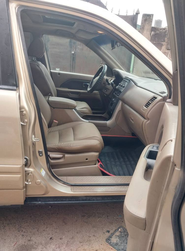 A picture of Honda Pilot 07 for sale call or WhatsApp08064945586