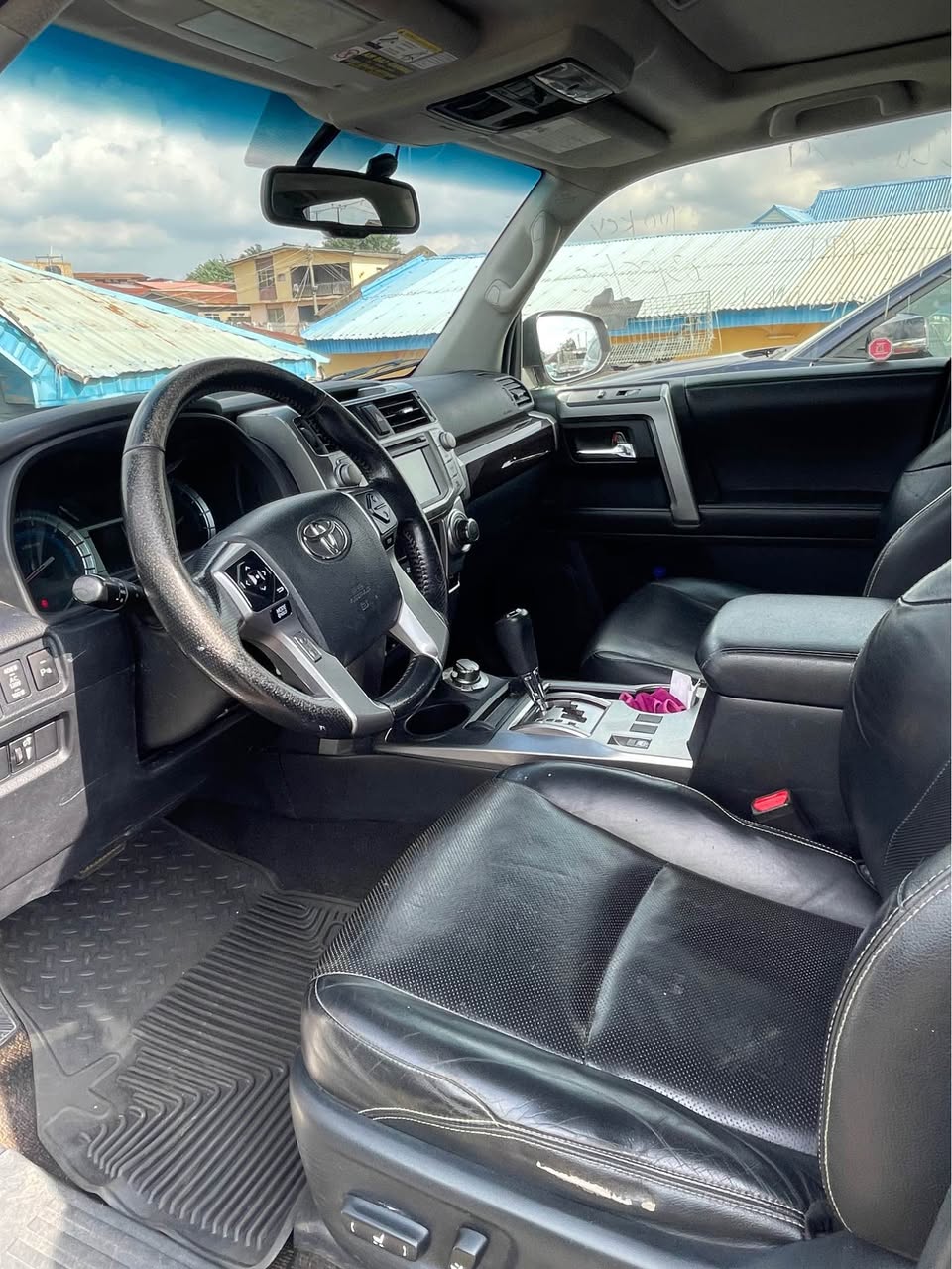 A picture of 2015 Toyota 4Runner