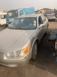 A picture of Toyota Camry evilop with untouched engine and gear location Ibadan