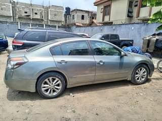 A picture of Nissan Altima 2010 registered