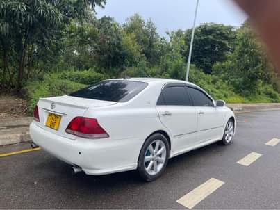 A picture of Crown Athlete inarengeshwa HAINA AJALI haina kipengele 6ml 0625764751 MBEYA