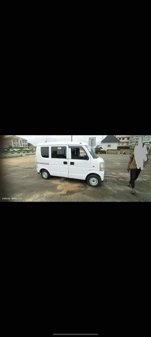 A picture of 2003 Minibus Suzuki 2003