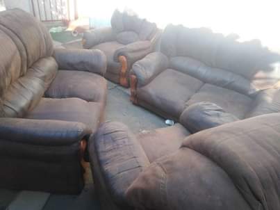 classifieds/furniture sofas