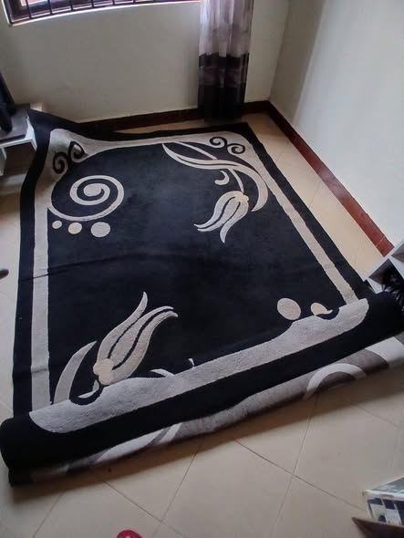 A picture of House hold items