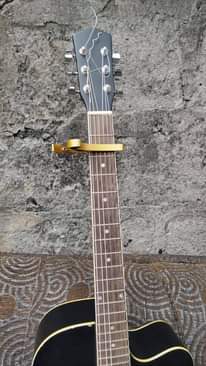 A picture of Accoustic guitor