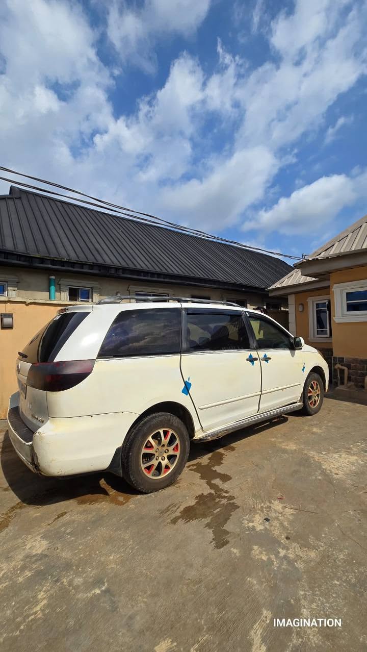 A picture of Toyota Sienna