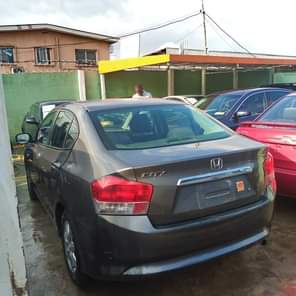 A picture of Honda city 2009 in good condition Zero seven zero three