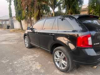 A picture of Ford edge 2014 model