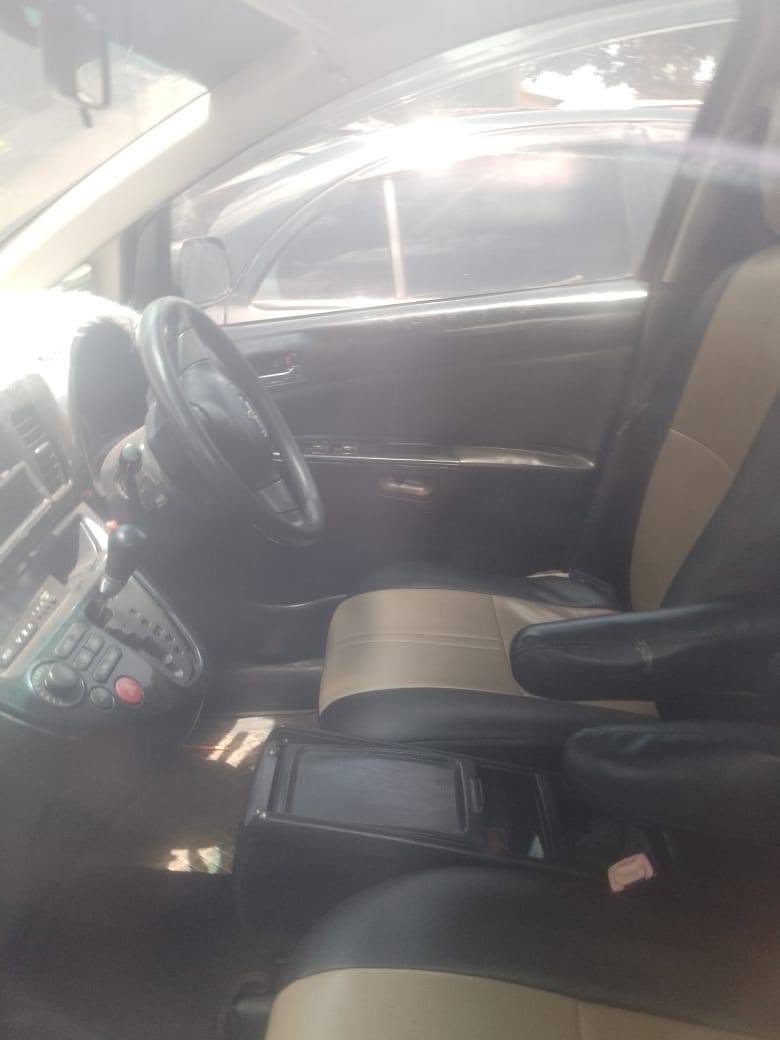 A picture of Toyota wish
